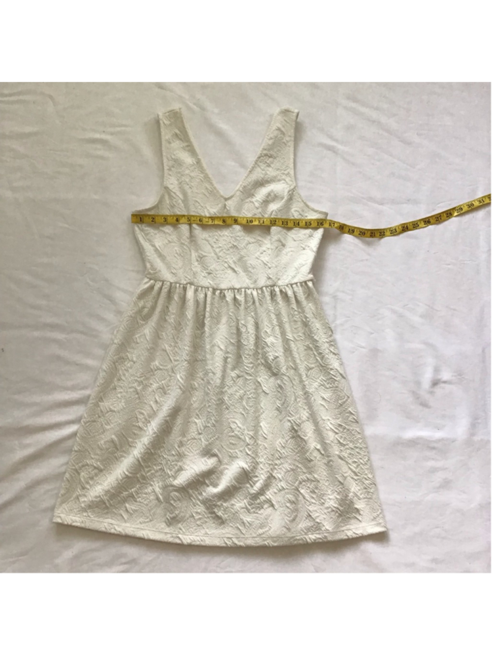 Everly Women Elegant Summer Fun White Textured V-Neck Mini Dress Size L - Picture 8 of 11
